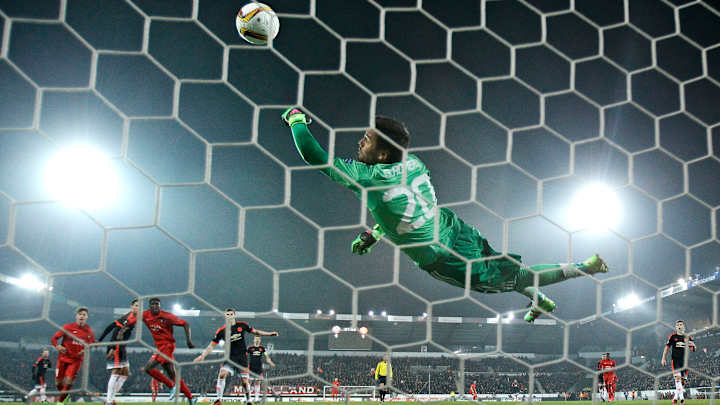 Watch: Manchester United fans react to loss with profane chant Watch: Manchester United fans react to loss with profane chant