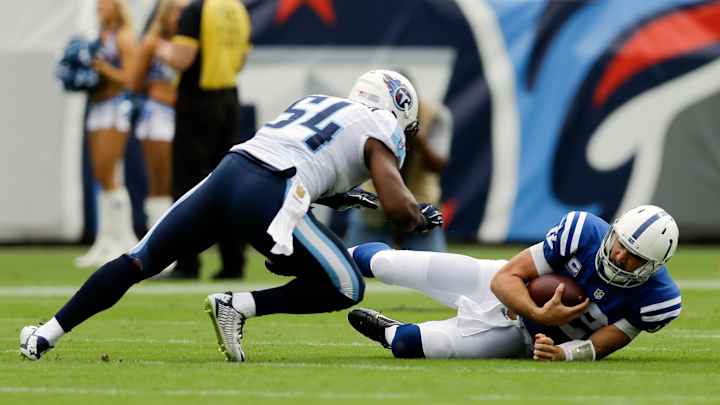 Designer unveils 9/11 cleats for Titans' Avery Williamson