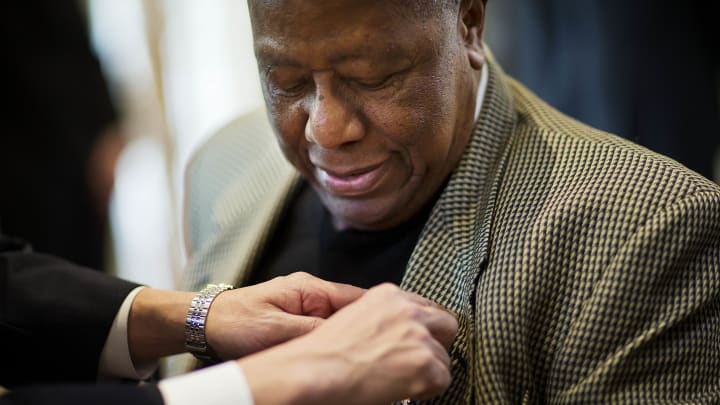 Japan honors Hank Aaron with Order of the Rising Sun