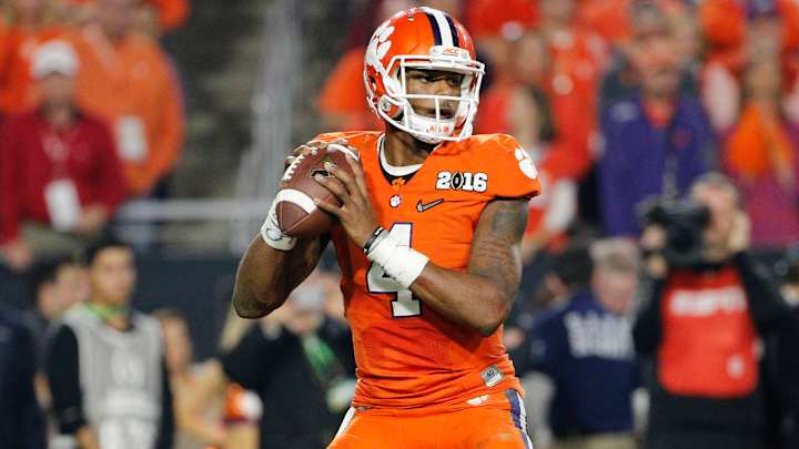 Deshaun Watson leads 2016 Heisman Trophy odds