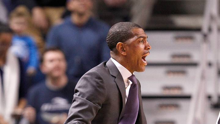 Woodard, Tulsa come from behind to take down UConn 60-51 Woodard, Tulsa come from behind to take down UConn 60-51