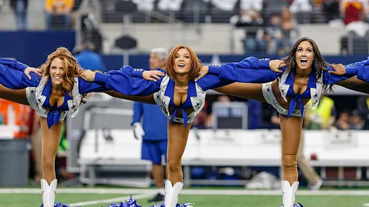 NFL Cheerleaders: Week 17