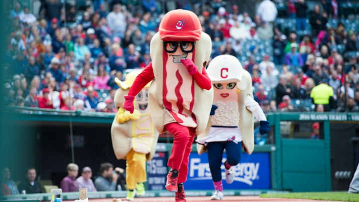 Overconfident hot dog racer laid out by Indians’ Jason Kipnis Overconfident hot dog racer laid out by Indians’ Jason Kipnis