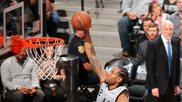Leonard leads Spurs to 32-point victory over Grizzlies