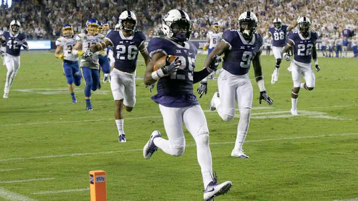 Hill, No. 13 TCU pull away from South Dakota St late, 59-41