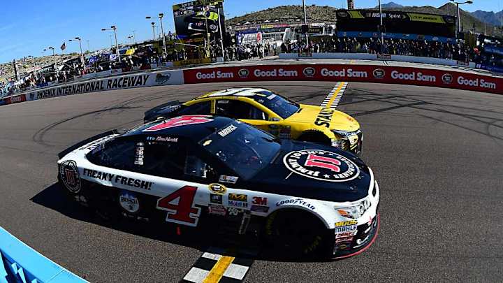 Longtime rivals race fair in Harvick's thrilling win