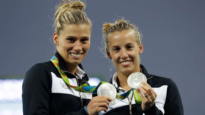 China's Wu wins record 5th Olympic diving gold medal China's Wu wins record 5th Olympic diving gold medal