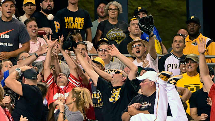 Nova goes 7 innings to win Pirates' debut, 5-3 over Reds