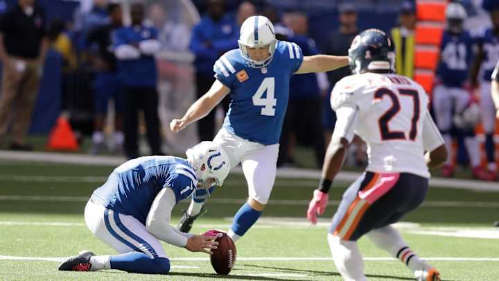 Vinatieri still kickin' it with 5 field goals in Colts' win Vinatieri still kickin' it with 5 field goals in Colts' win
