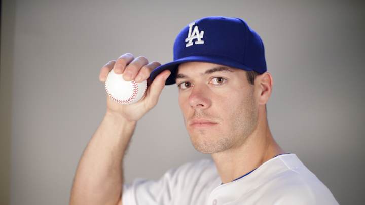 Dodgers reliever Ravin breaks forearm in auto accident Dodgers reliever Ravin breaks forearm in auto accident