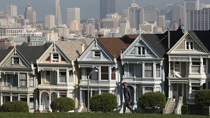Naturally, Fuller House features a San Francisco athlete cameo