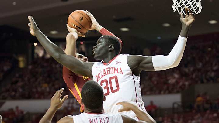 Oklahoma dismisses 7-foot center Manyang after arrest