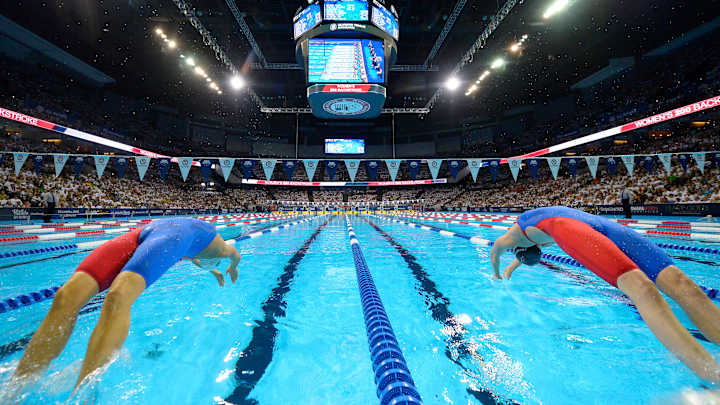 Phelps goes out on top in final US race, winning 100 fly