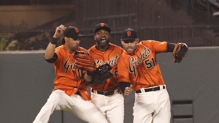 Crawford's 3 hits power Giants past Diamondbacks 6
