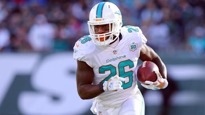 Report: Dolphins want to re-sign running back Lamar Miller