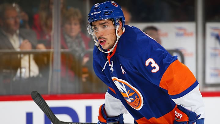 Islanders’ Hamonic to miss 4-6 weeks with injured hand