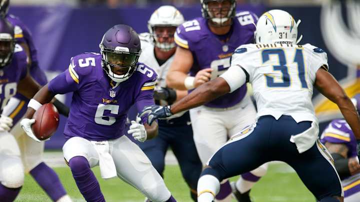 Bridgewater, Vikings beat Chargers 23-10 in stadium opener