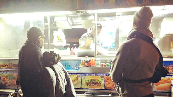 Jets WR Eric Decker buys dinner for homeless veteran