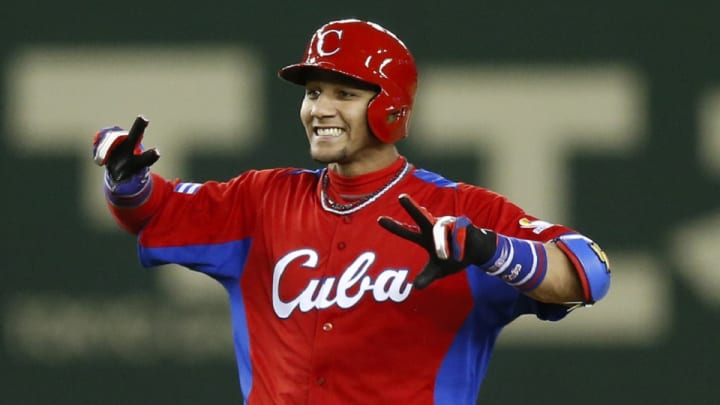 Astros sign Cuban IF Yulieski Gurriel