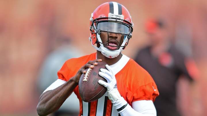 Browns’ Hue Jackson: Too early to name starting quarterback