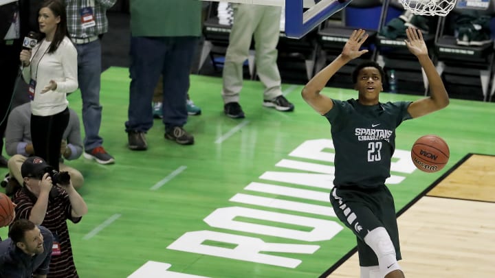 Izzo will assist Davis as he explores option of entering NBA
