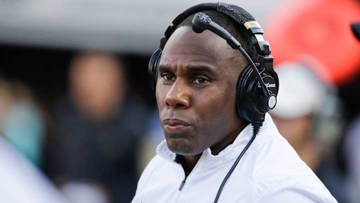 Vanderbilt, South Carolina kick off season with SEC opener