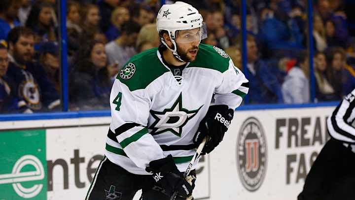 Stars defenseman Demers ejected for hit on Islanders’ Clutterbuck
