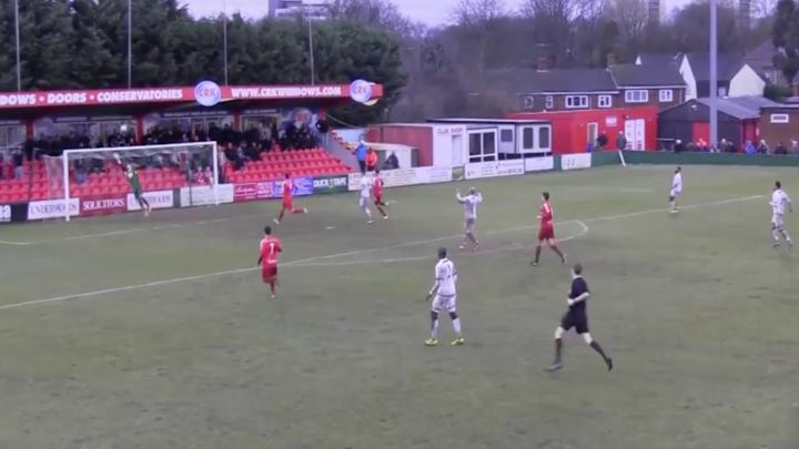 Watch: Goalkeeper scores on long punt in injury time