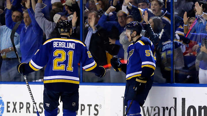 Brouwer puts Blues over top, Blackhawks eliminated