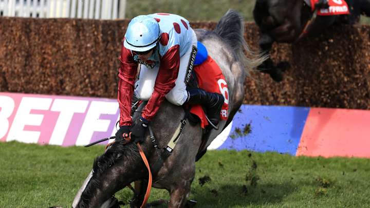 Mullins gets 2 winners at Aintree Festival