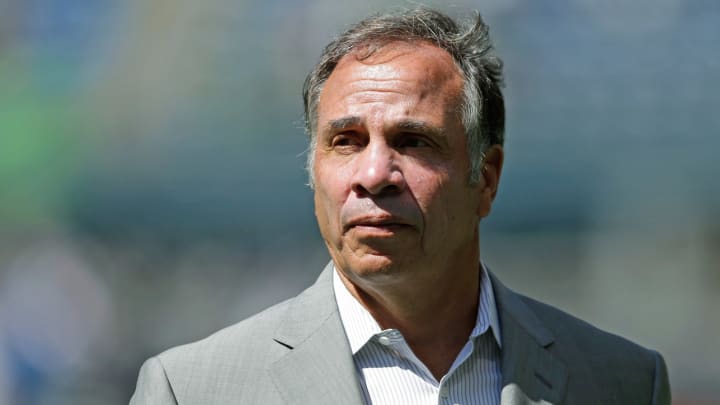 Bruce Arena meets with Germany-based U.S. players, set to decide coaching staff
