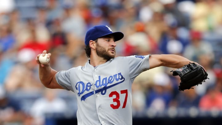 Pitcher Brandon Beachy agrees to $1.5M deal with Dodgers