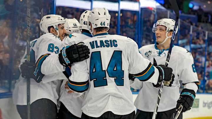 Nieto, Ward help Sharks beat Lightning 4-2