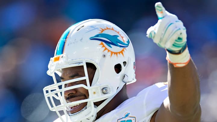 DE Cameron Wake signs two-year, $15 million extension with Dolphins DE Cameron Wake signs two-year, $15 million extension with Dolphins