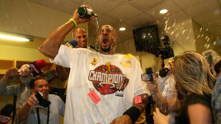 Kid plays Connect Four with Alonzo Mourning, doesn’t know who he is