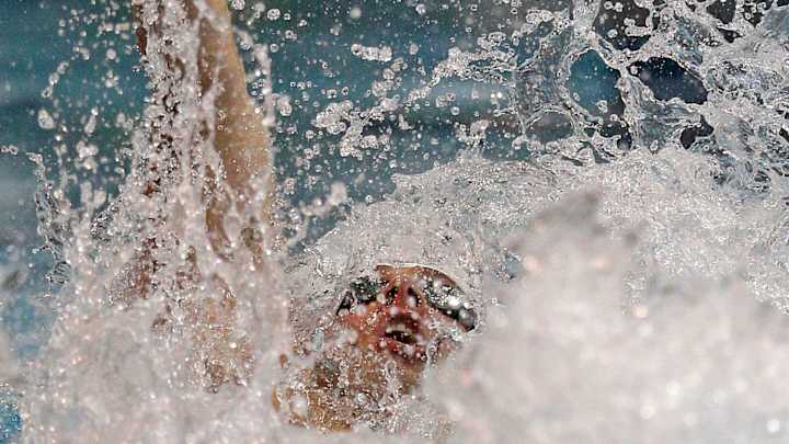 Vyatchanin edges Lochte in 100 backstroke in Pro Swim Series Vyatchanin edges Lochte in 100 backstroke in Pro Swim Series