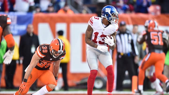 Peyton Manning shows up at Giants to talk with Eli & Co.