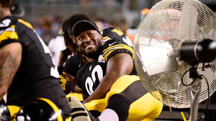 Steelers LB James Harrison meets with NFL investigators