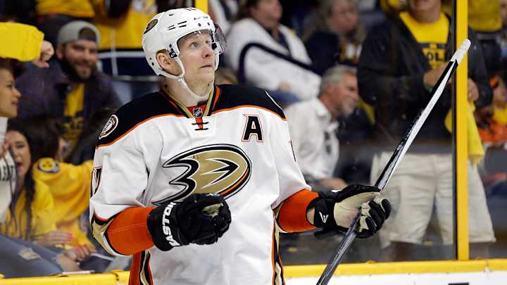 Perry replaces injured Carter for Canada at World Cup