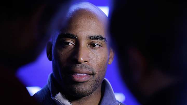 Tiki Barber isn’t famous enough to be in the Warriors’ locker room