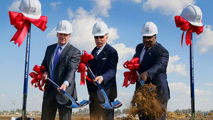 Kroenke, Goodell break ground on Rams' Inglewood stadium