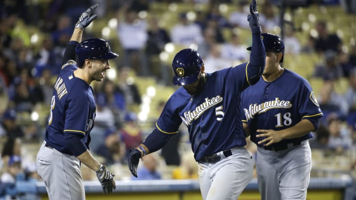 Villar's homer in ninth lifts Brewers past Dodgers, 8-6