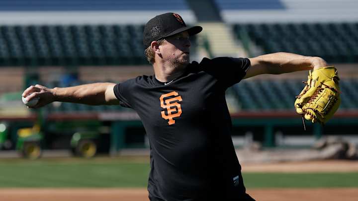 Giants righty Matt Cain has cyst removed from pitching arm