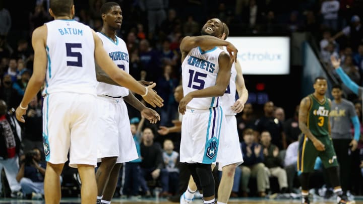 Walker scores team-record 52 points, Hornets top Jazz in 2OT