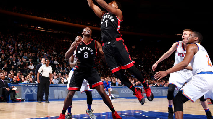 Lowry's triple-double helps Raptors rout Knicks 122-95