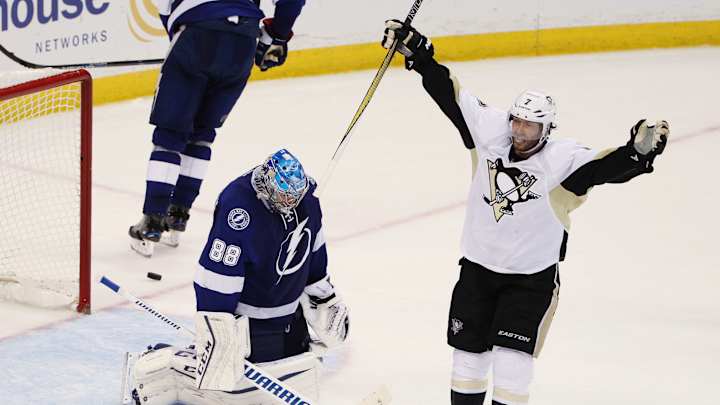 Crosby helps Penguins beat Lightning to force Game 7