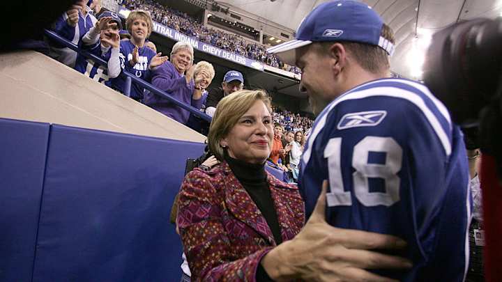 Peyton Manning’s mother Olivia wants him to retire