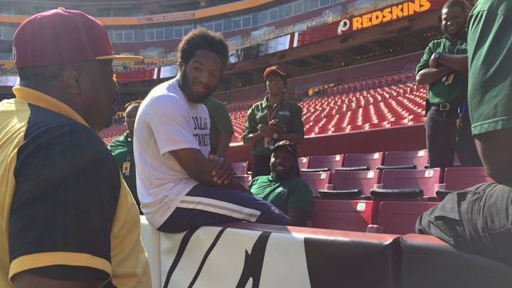 Alfred Morris didn’t let a new uniform end his friendship with FedEx Field employees