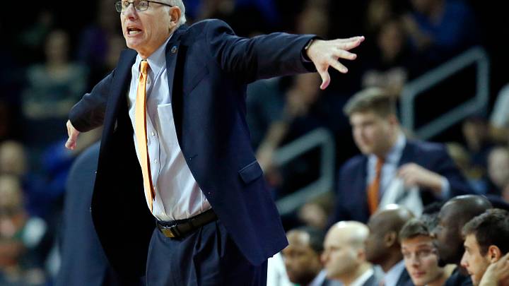 Miami plays Villanova with chance at 1st Elite Eight berth