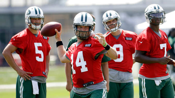 Re-signed Fitzpatrick welcomed back by happy Jets teammates